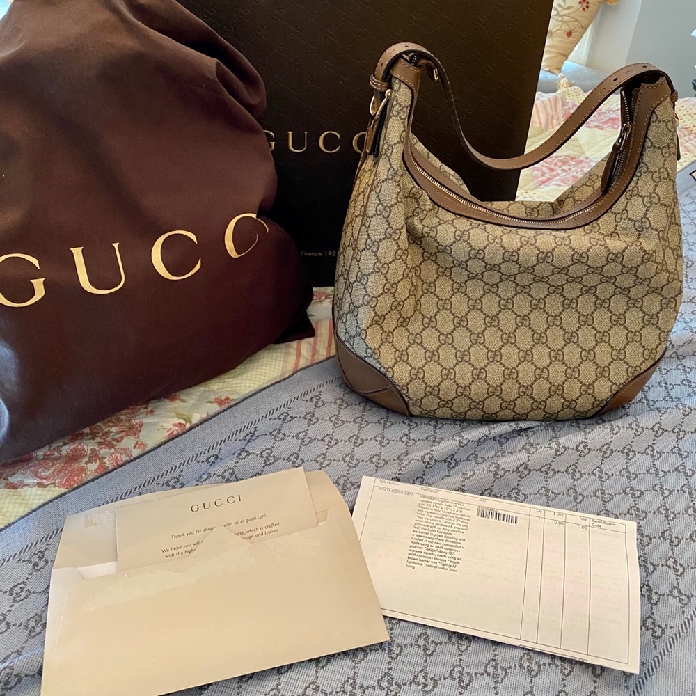 GUCCI Supreme canvas medium hobo. *AUTHENTIC*